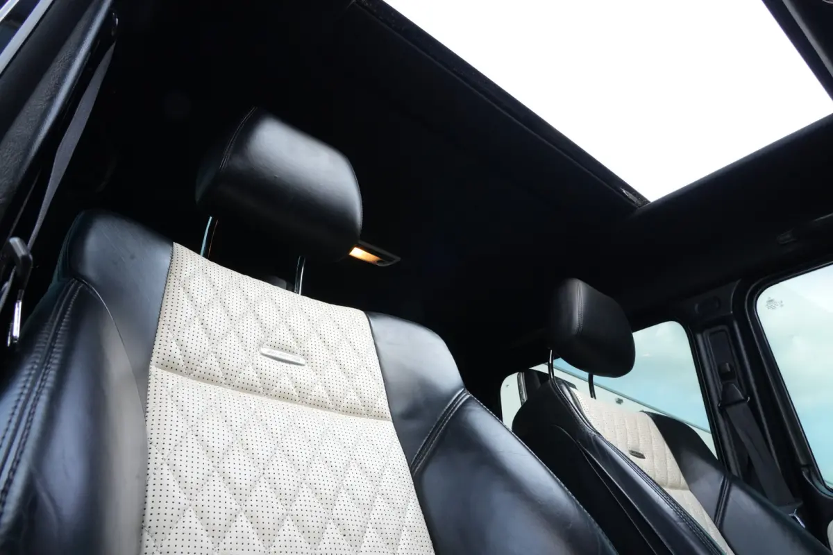 AMG 63 | 544PK | Schuifdak | Trekhaak | Camera | Leder | 20" | Mercedes-Benz G-Klasse AMG 63 544 PK met 5.5 V8 benzinemotor, elektrisch schuifdak, trekhaak, achteruitrijcamera, adaptieve cru