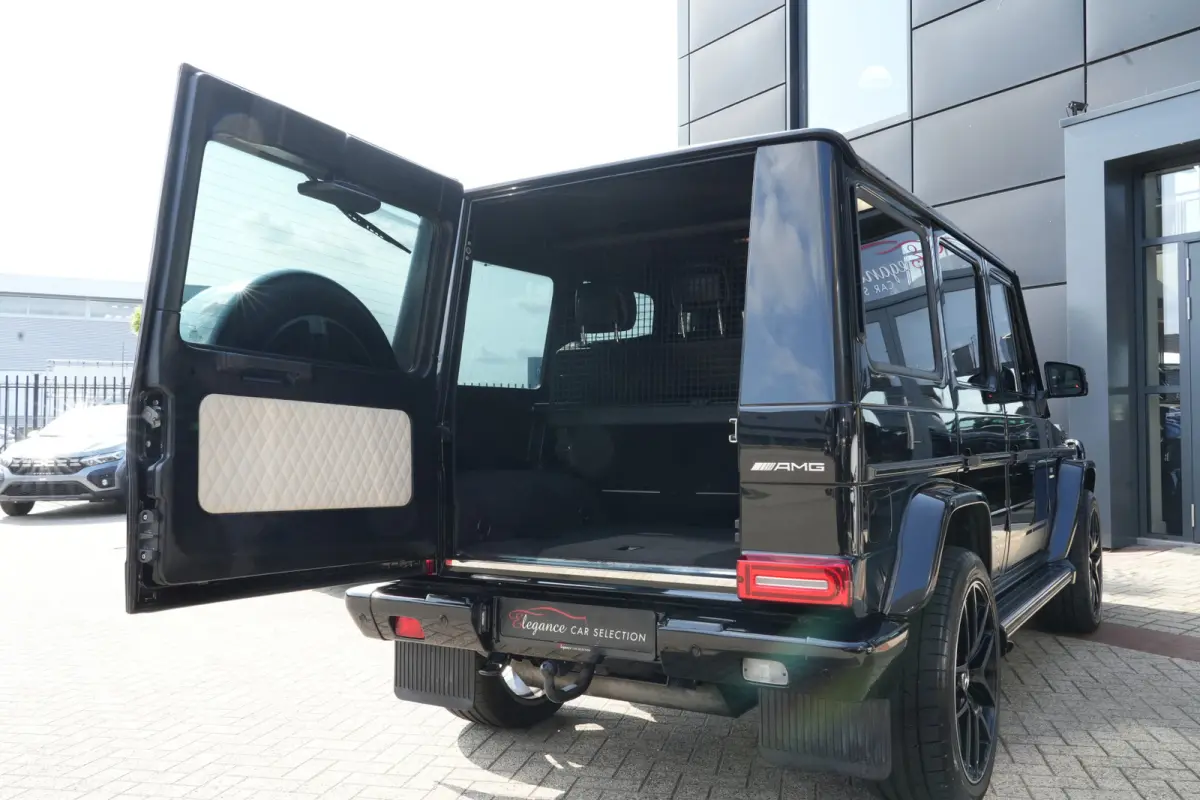 AMG 63 | 544PK | Schuifdak | Trekhaak | Camera | Leder | 20" | Mercedes-Benz G-Klasse AMG 63 544 PK met 5.5 V8 benzinemotor, elektrisch schuifdak, trekhaak, achteruitrijcamera, adaptieve cru