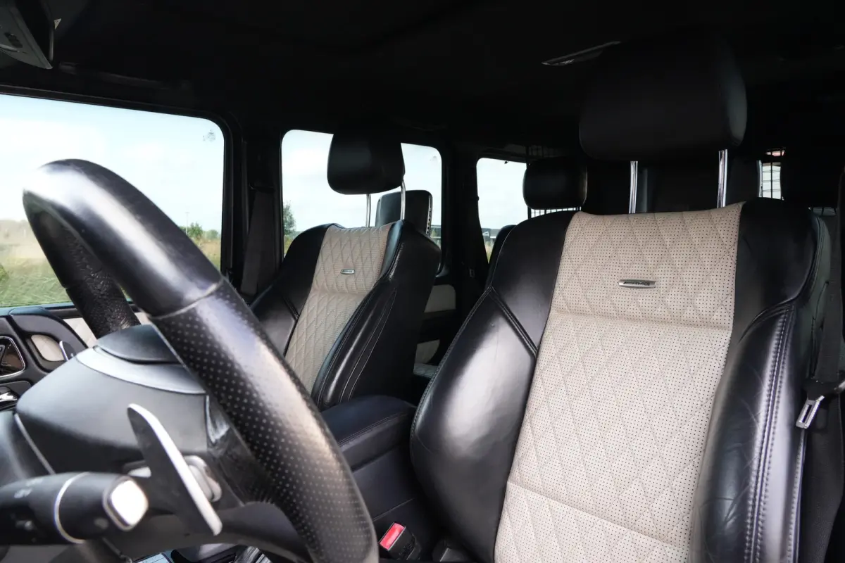 AMG 63 | 544PK | Schuifdak | Trekhaak | Camera | Leder | 20" | Mercedes-Benz G-Klasse AMG 63 544 PK met 5.5 V8 benzinemotor, elektrisch schuifdak, trekhaak, achteruitrijcamera, adaptieve cru