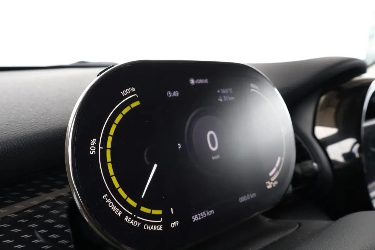 Essential 33 kWh | SoH 97% |Navigatie | cruise control | Sportstoelen | Led Pakket | DAB