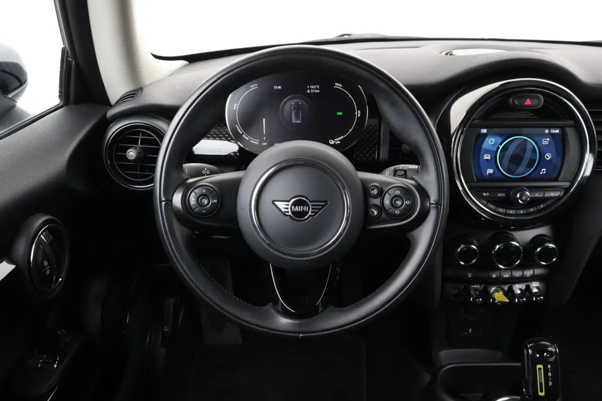 Essential 33 kWh | SoH 97% |Navigatie | cruise control | Sportstoelen | Led Pakket | DAB
