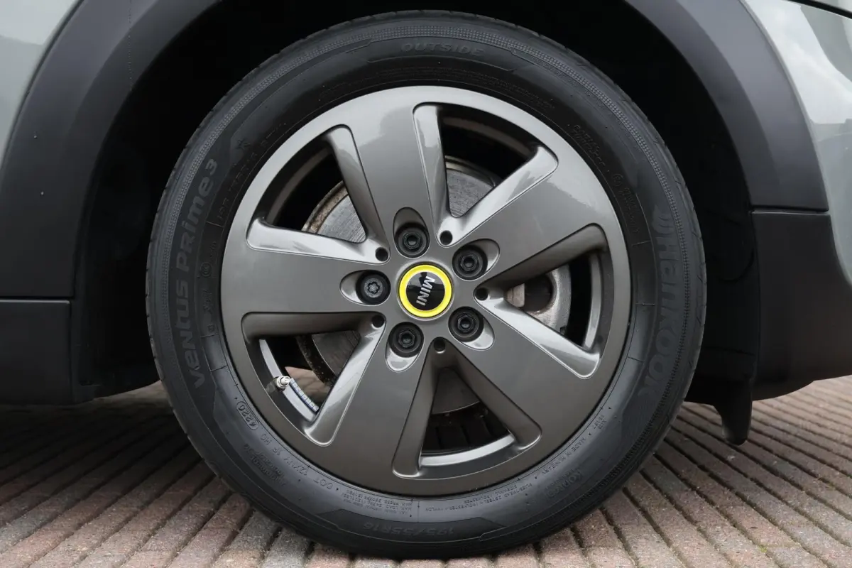 Essential 33 kWh | SoH 97% |Navigatie | cruise control | Sportstoelen | Led Pakket | DAB