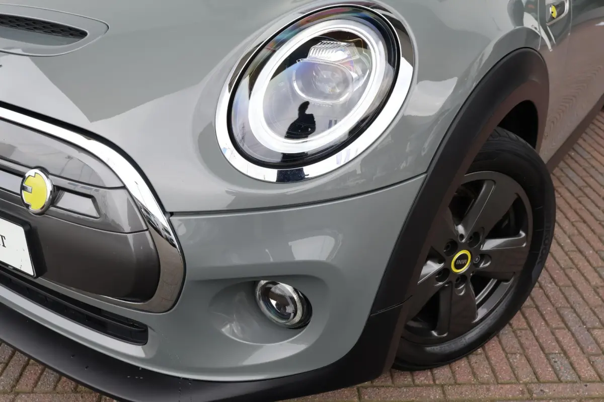Essential 33 kWh | SoH 97% |Navigatie | cruise control | Sportstoelen | Led Pakket | DAB