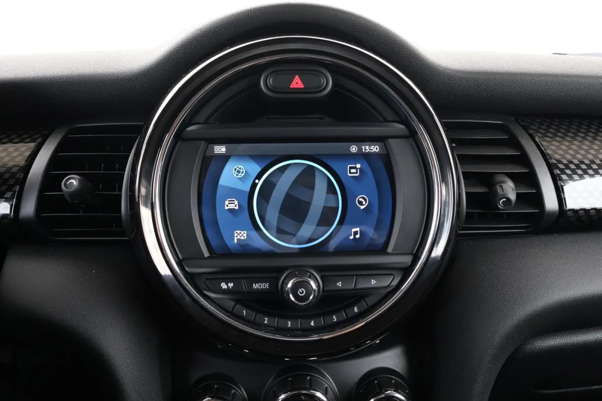 Essential 33 kWh | SoH 97% |Navigatie | cruise control | Sportstoelen | Led Pakket | DAB