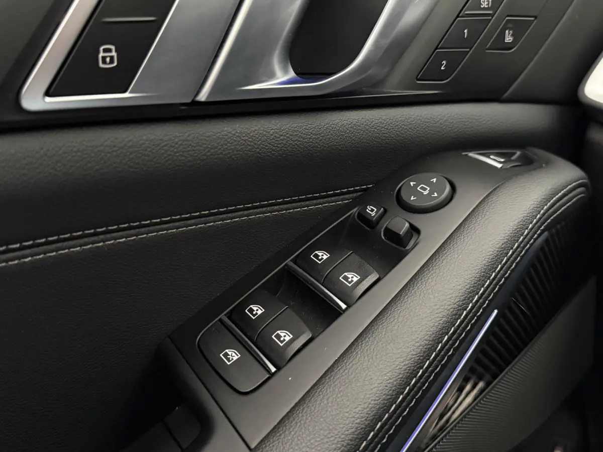 xDrive45e M FACELIFT-pack SKY M-seats Carbon H&K Trkh