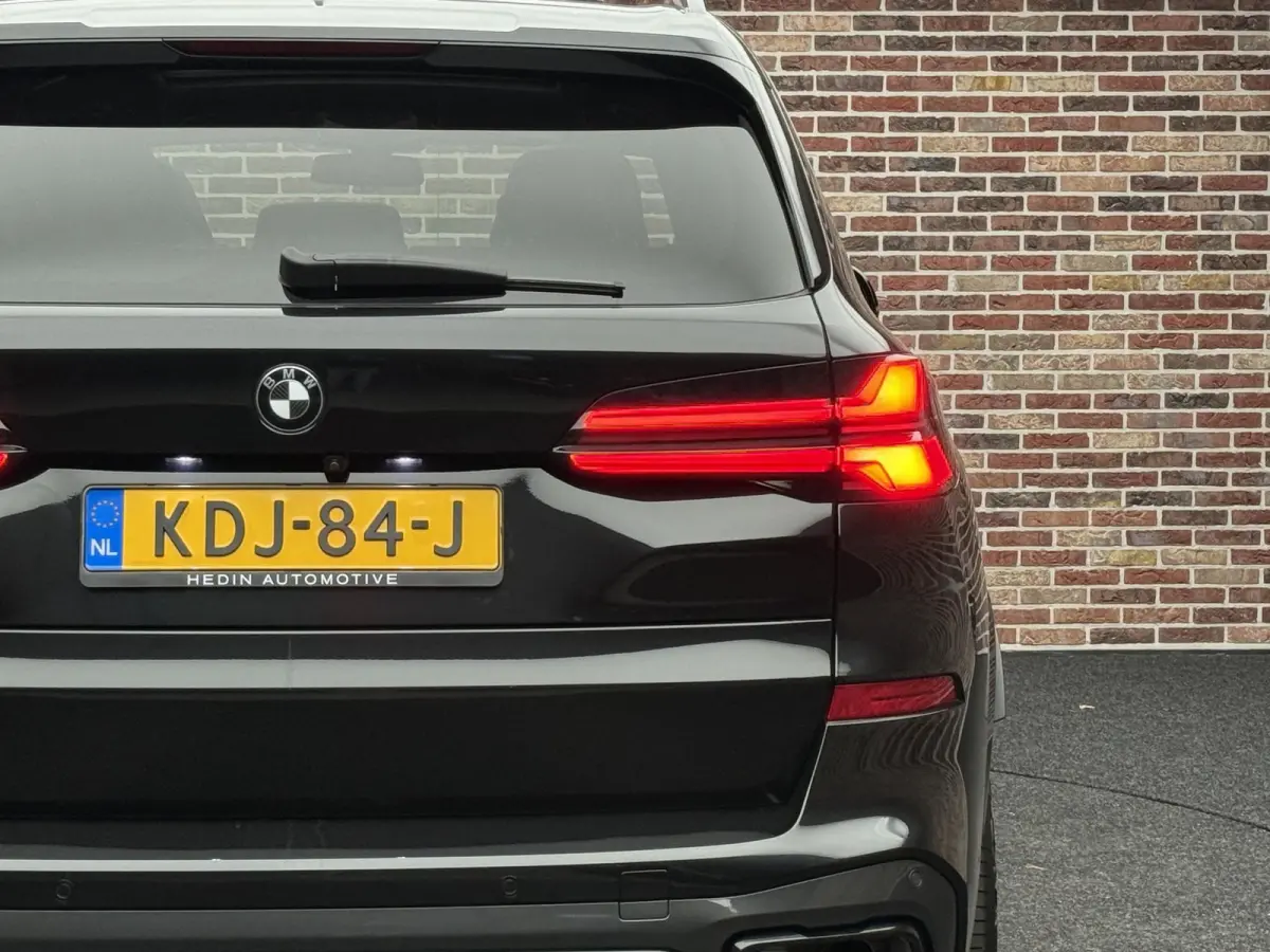 xDrive45e M FACELIFT-pack SKY M-seats Carbon H&K Trkh