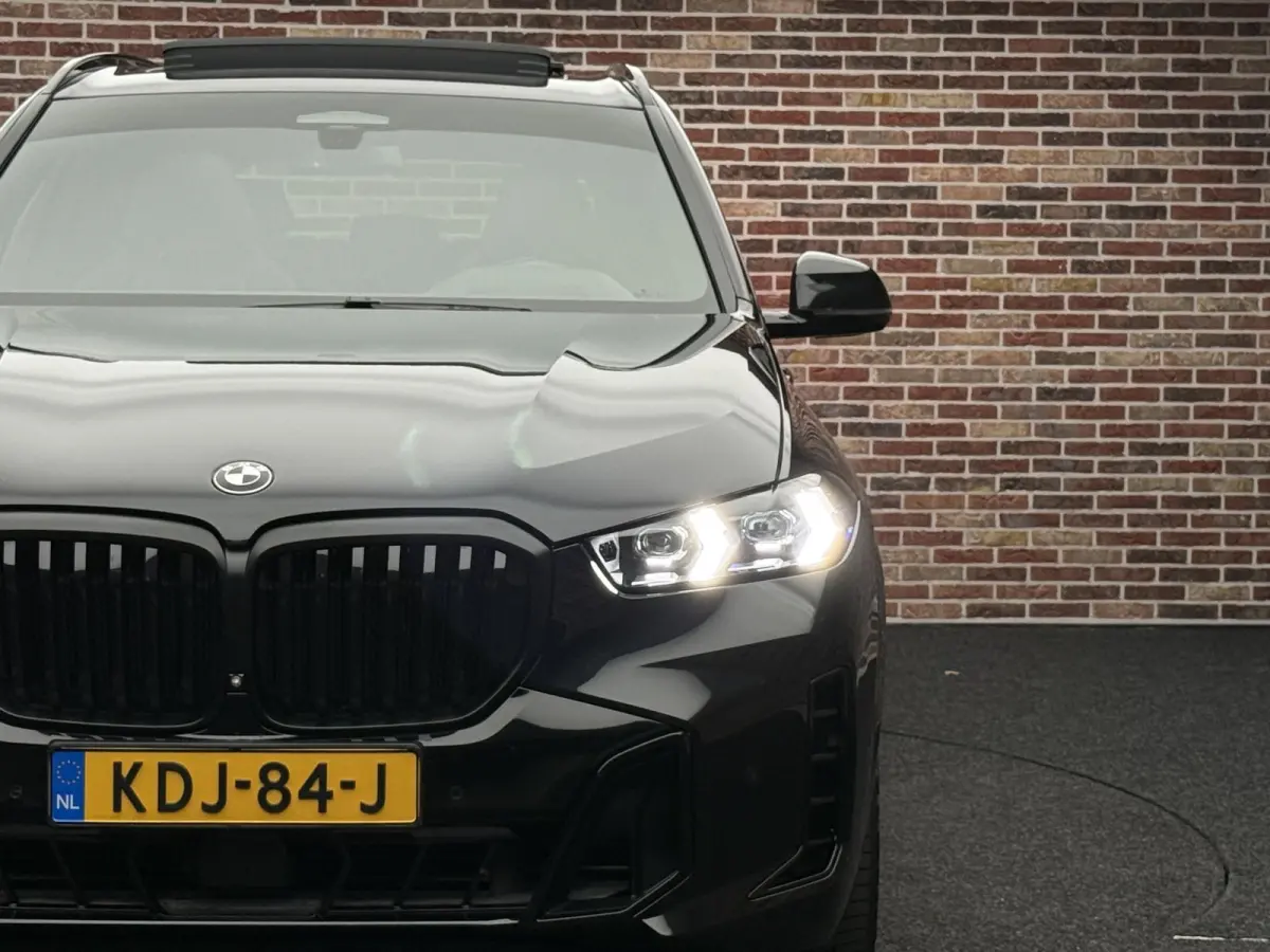 xDrive45e M FACELIFT-pack SKY M-seats Carbon H&K Trkh