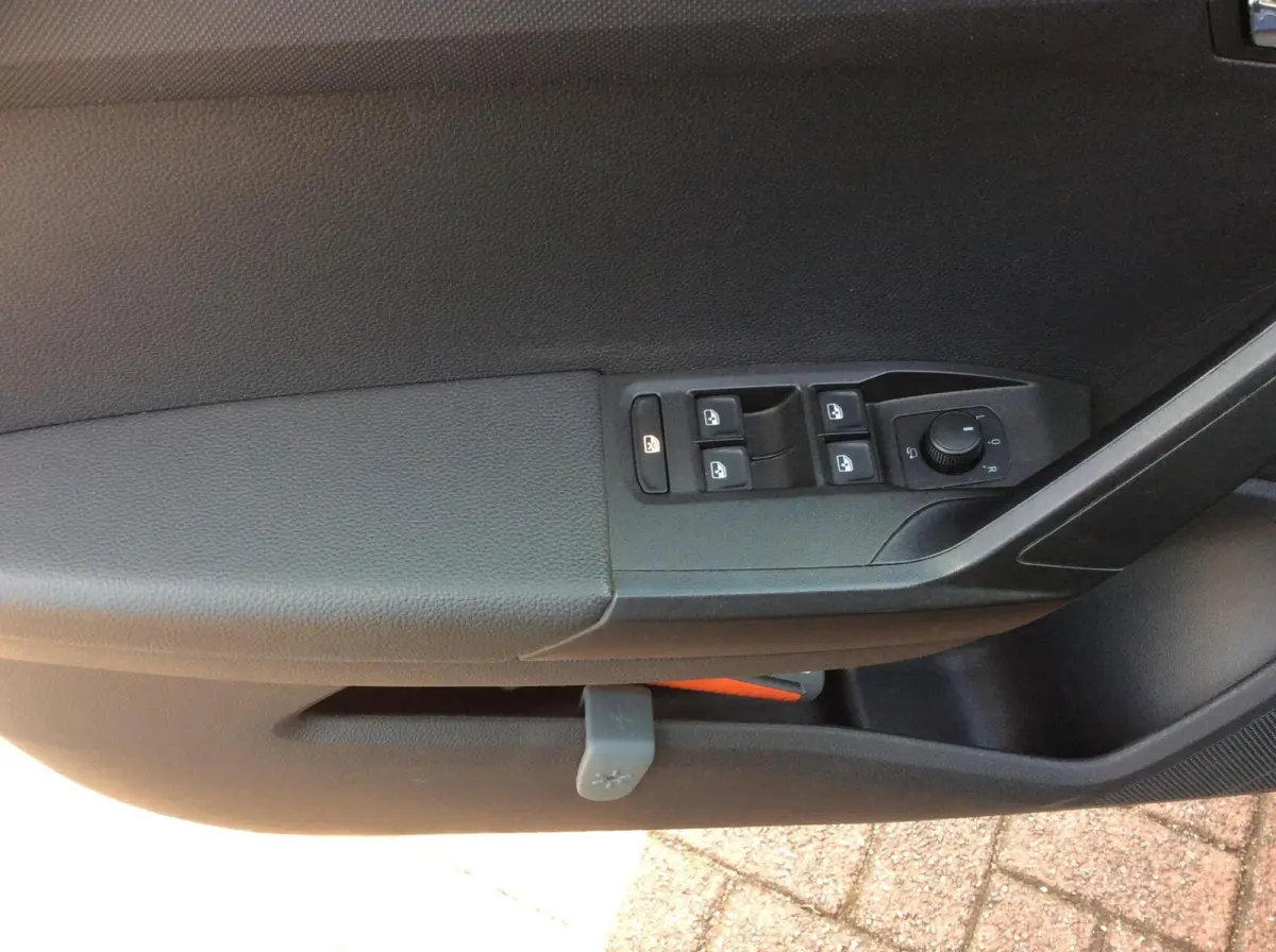 1.0 TSI Style Business Intense Nav Camera Apple Carpl