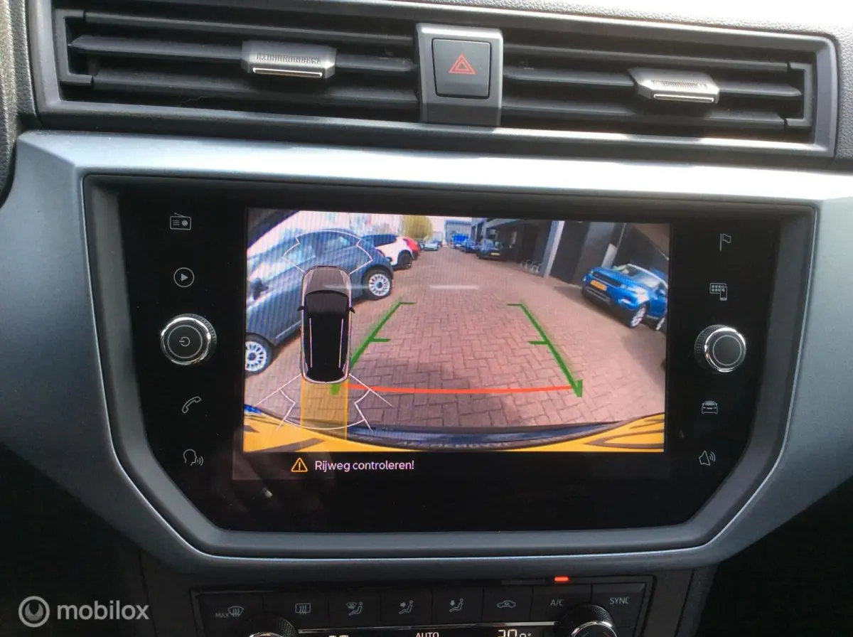 1.0 TSI Style Business Intense Nav Camera Apple Carpl