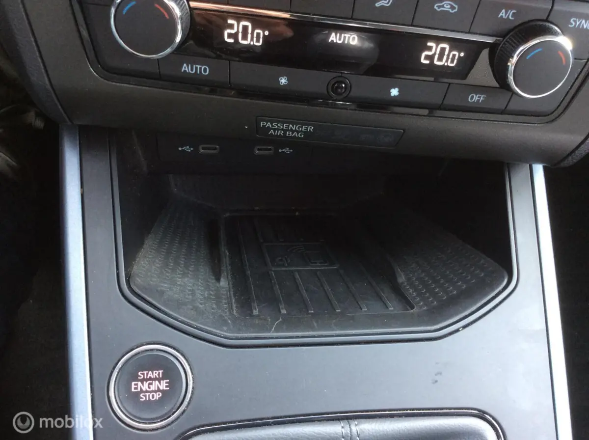 1.0 TSI Style Business Intense Nav Camera Apple Carpl