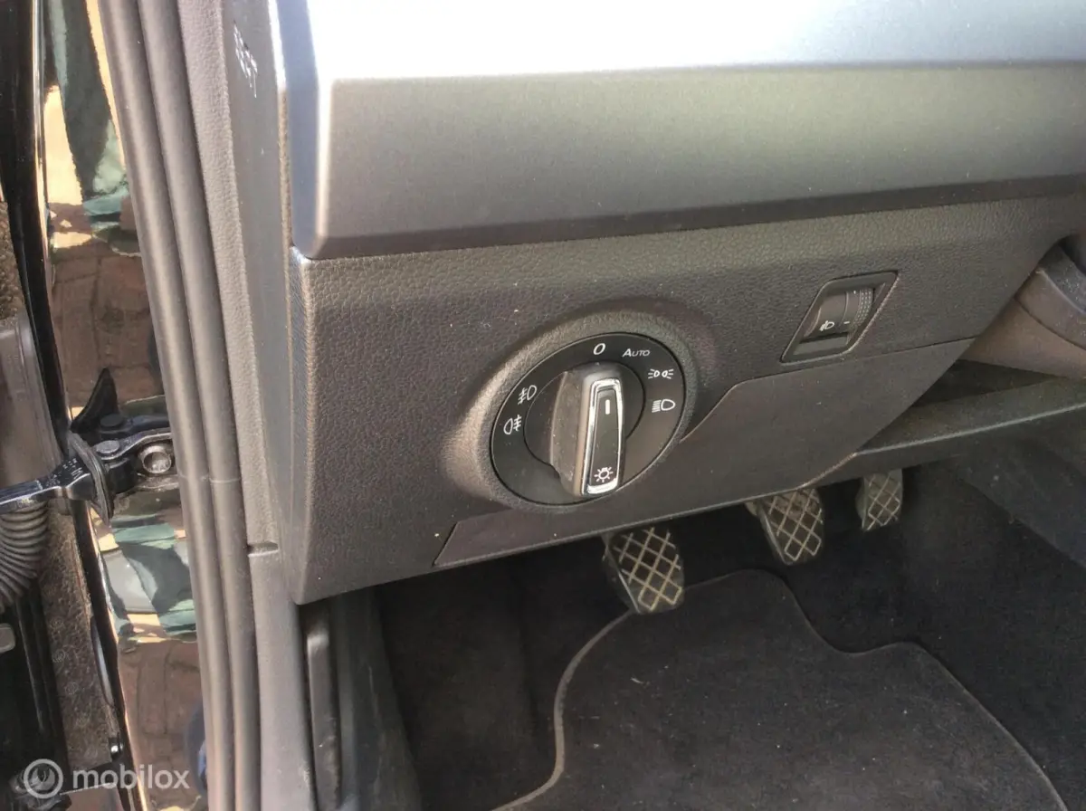 1.0 TSI Style Business Intense Nav Camera Apple Carpl