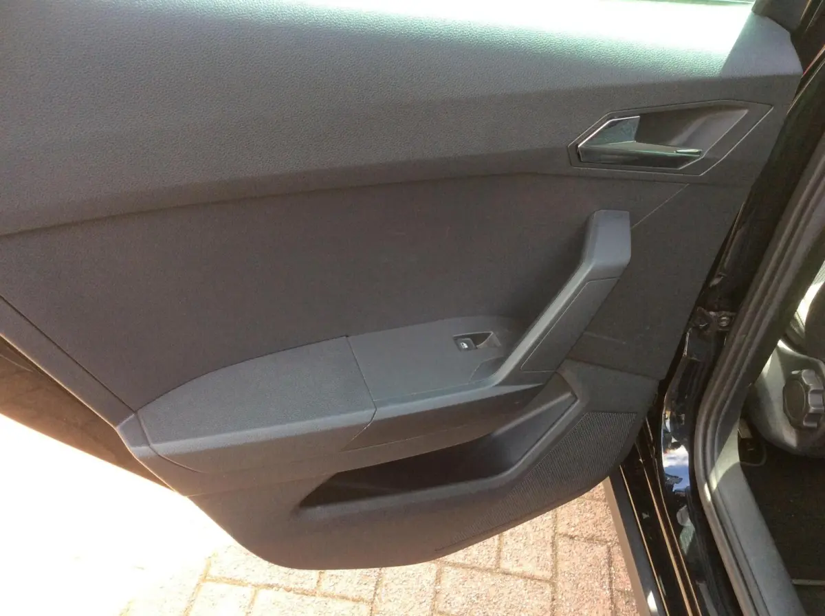 1.0 TSI Style Business Intense Nav Camera Apple Carpl