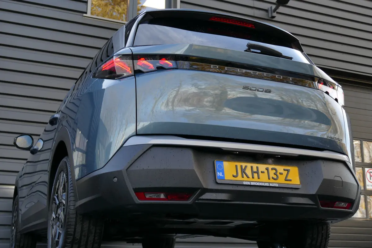 1.2 HYBRID 145PK GT AUTOMAAT / NAVI /CLIMA / PDC / 19"LMV / CAMERA / ELEKTR. ACHTERKLEP / KEYLESS / FULL-LED / WINTERPAKKET / ADAPT. CRUISECONTROL / 1E EIGENAAR / SCHITTERENDE STAAT !!