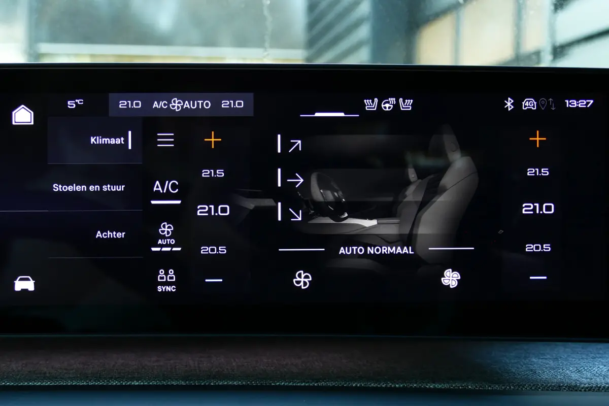 1.2 HYBRID 145PK GT AUTOMAAT / NAVI /CLIMA / PDC / 19"LMV / CAMERA / ELEKTR. ACHTERKLEP / KEYLESS / FULL-LED / WINTERPAKKET / ADAPT. CRUISECONTROL / 1E EIGENAAR / SCHITTERENDE STAAT !!
