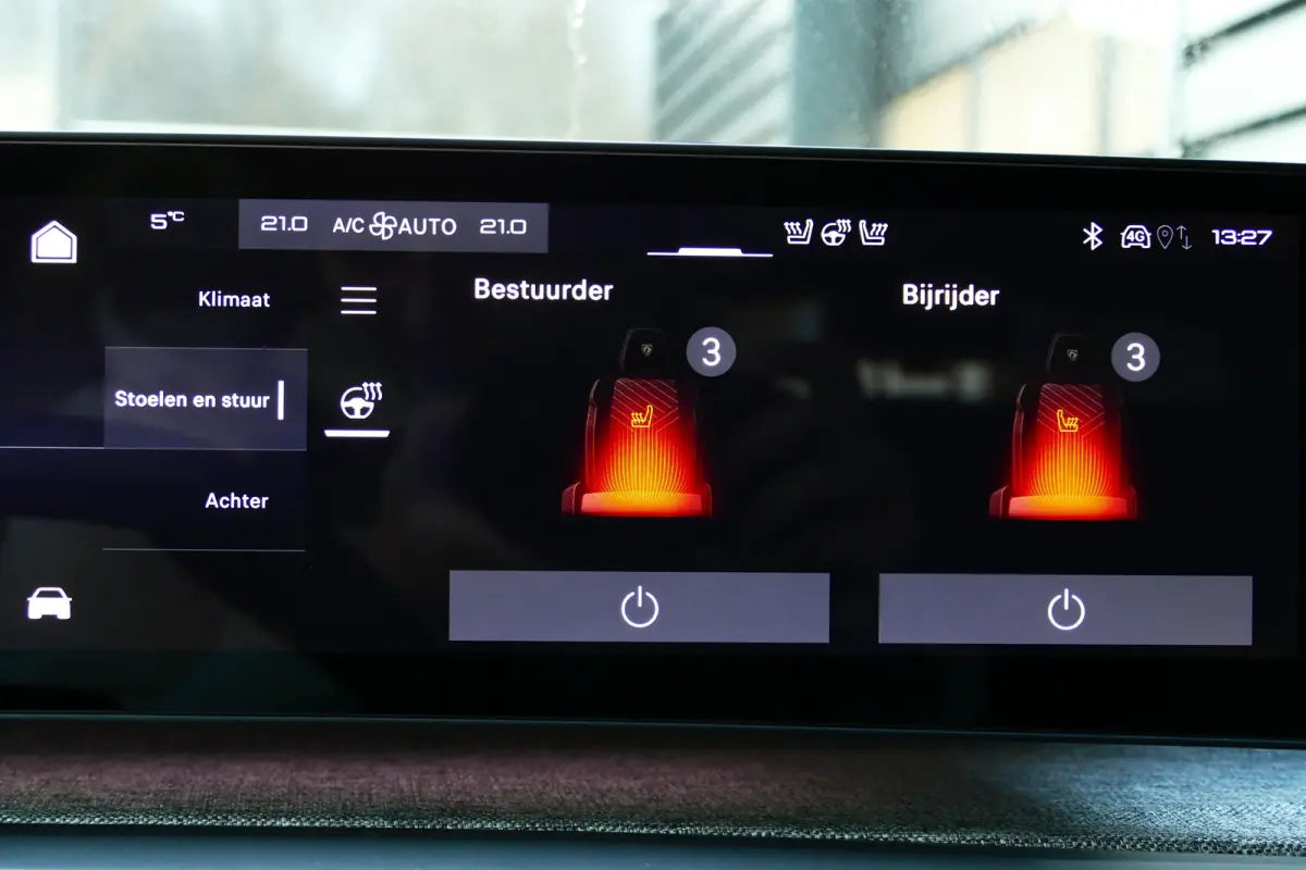 1.2 HYBRID 145PK GT AUTOMAAT / NAVI /CLIMA / PDC / 19"LMV / CAMERA / ELEKTR. ACHTERKLEP / KEYLESS / FULL-LED / WINTERPAKKET / ADAPT. CRUISECONTROL / 1E EIGENAAR / SCHITTERENDE STAAT !!