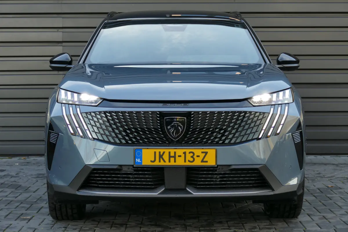 1.2 HYBRID 145PK GT AUTOMAAT / NAVI /CLIMA / PDC / 19"LMV / CAMERA / ELEKTR. ACHTERKLEP / KEYLESS / FULL-LED / WINTERPAKKET / ADAPT. CRUISECONTROL / 1E EIGENAAR / SCHITTERENDE STAAT !!