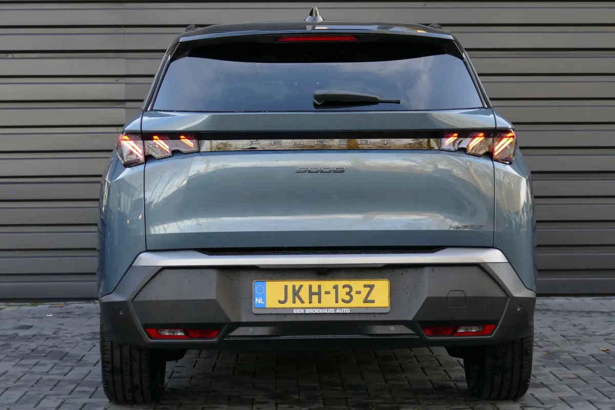 1.2 HYBRID 145PK GT AUTOMAAT / NAVI /CLIMA / PDC / 19"LMV / CAMERA / ELEKTR. ACHTERKLEP / KEYLESS / FULL-LED / WINTERPAKKET / ADAPT. CRUISECONTROL / 1E EIGENAAR / SCHITTERENDE STAAT !!