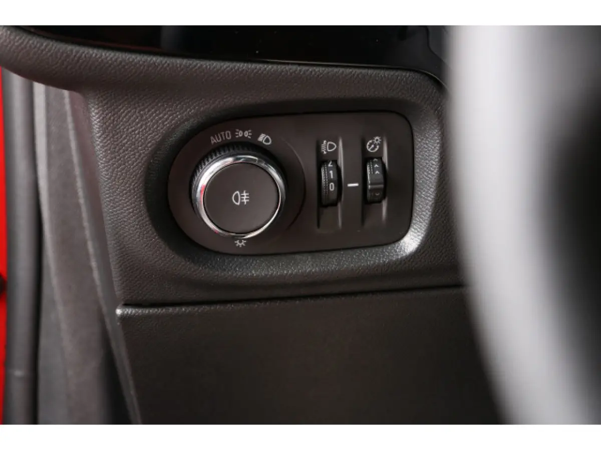 1.2 Turbo Yes 100 | Airco | Cruise | Stoel- & Stuurverwarming | Apple Carplay/Android Auto | Sportstoelen | 16" Lichtmetaal |
