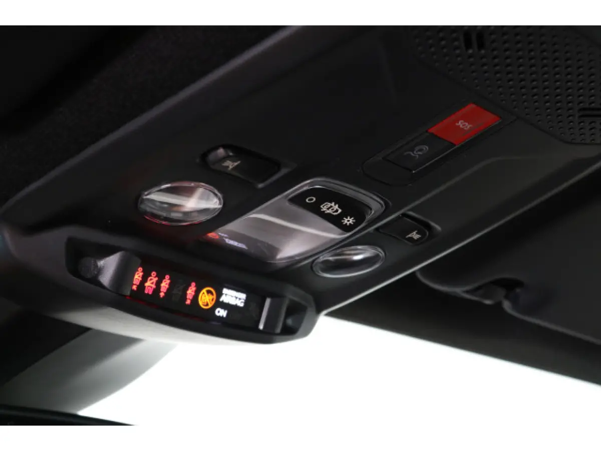 1.2 Turbo Yes 100 | Airco | Cruise | Stoel- & Stuurverwarming | Apple Carplay/Android Auto | Sportstoelen | 16" Lichtmetaal |