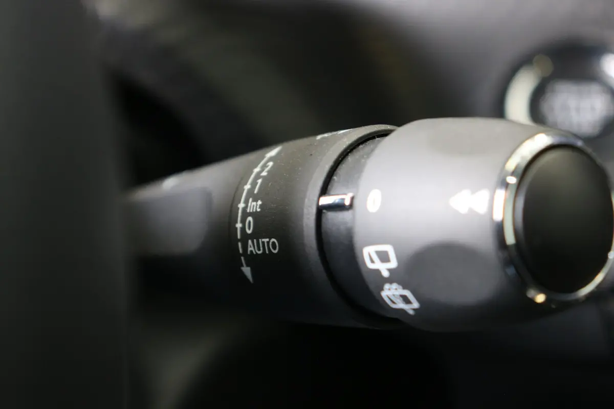 1.2 Hybrid 100 e-DCS6 GT | Navi | Alcantara | El. verst. + Stoelverw. + Massage | Ad. Cruise | Clima | Camera V+A | Parkeersensoren V+A | 17" Lichtmetaal | Metallic |