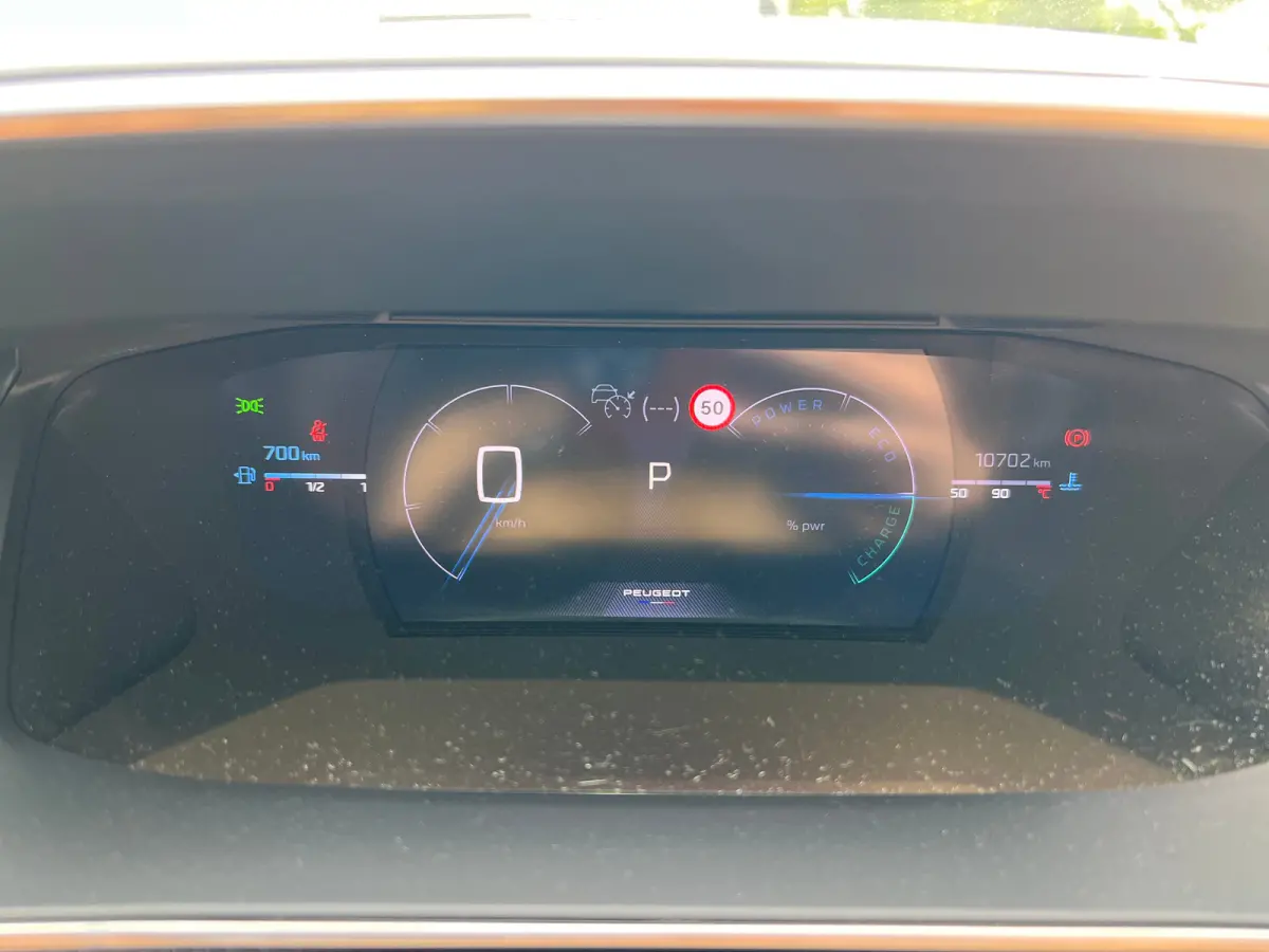 1.2 Hybrid 100 e-DCS6 GT | Navi | Alcantara | El. verst. + Stoelverw. + Massage | Ad. Cruise | Clima | Camera V+A | Parkeersensoren V+A | 17" Lichtmetaal | Metallic |