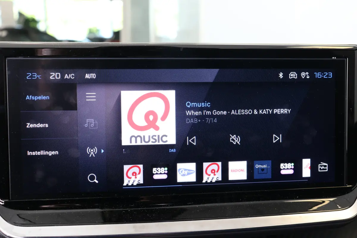 1.2 Hybrid 100 e-DCS6 GT | Navi | Alcantara | El. verst. + Stoelverw. + Massage | Ad. Cruise | Clima | Camera V+A | Parkeersensoren V+A | 17" Lichtmetaal | Metallic |