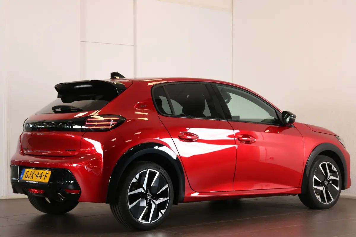 1.2 Hybrid 100 e-DCS6 GT | Navi | Alcantara | El. verst. + Stoelverw. + Massage | Ad. Cruise | Clima | Camera V+A | Parkeersensoren V+A | 17" Lichtmetaal | Metallic |