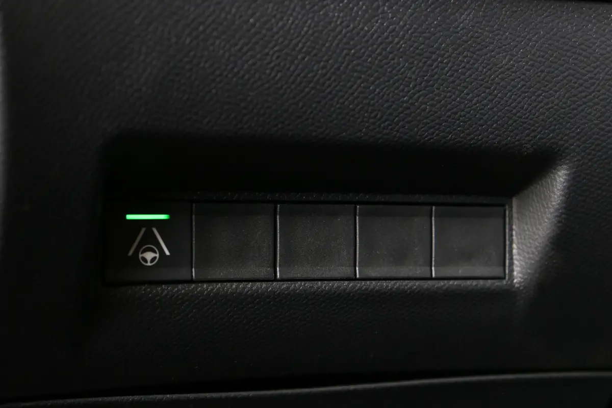 1.2 Hybrid 100 e-DCS6 GT | Navi | Alcantara | El. verst. + Stoelverw. + Massage | Ad. Cruise | Clima | Camera V+A | Parkeersensoren V+A | 17" Lichtmetaal | Metallic |