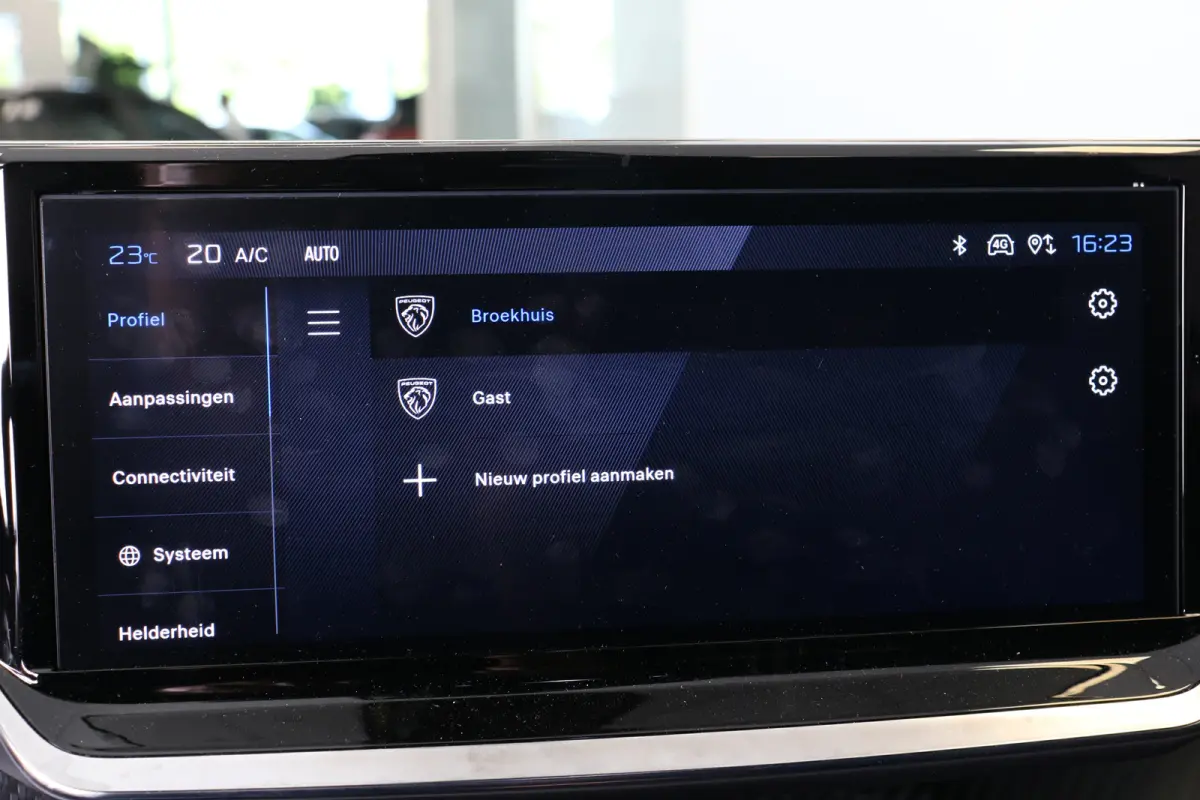1.2 Hybrid 100 e-DCS6 GT | Navi | Alcantara | El. verst. + Stoelverw. + Massage | Ad. Cruise | Clima | Camera V+A | Parkeersensoren V+A | 17" Lichtmetaal | Metallic |