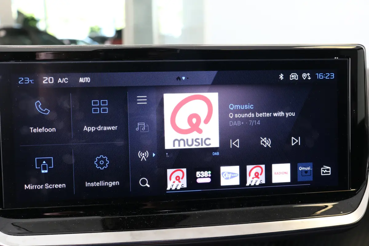 1.2 Hybrid 100 e-DCS6 GT | Navi | Alcantara | El. verst. + Stoelverw. + Massage | Ad. Cruise | Clima | Camera V+A | Parkeersensoren V+A | 17" Lichtmetaal | Metallic |