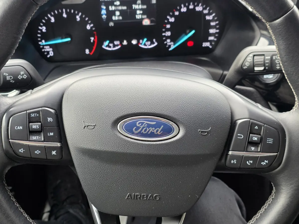 1.0 EcoBoost Titanium
