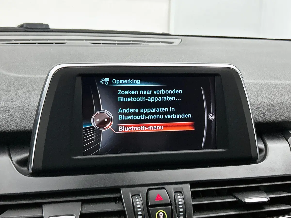 218i Executive NAVI | CRUISE | LED