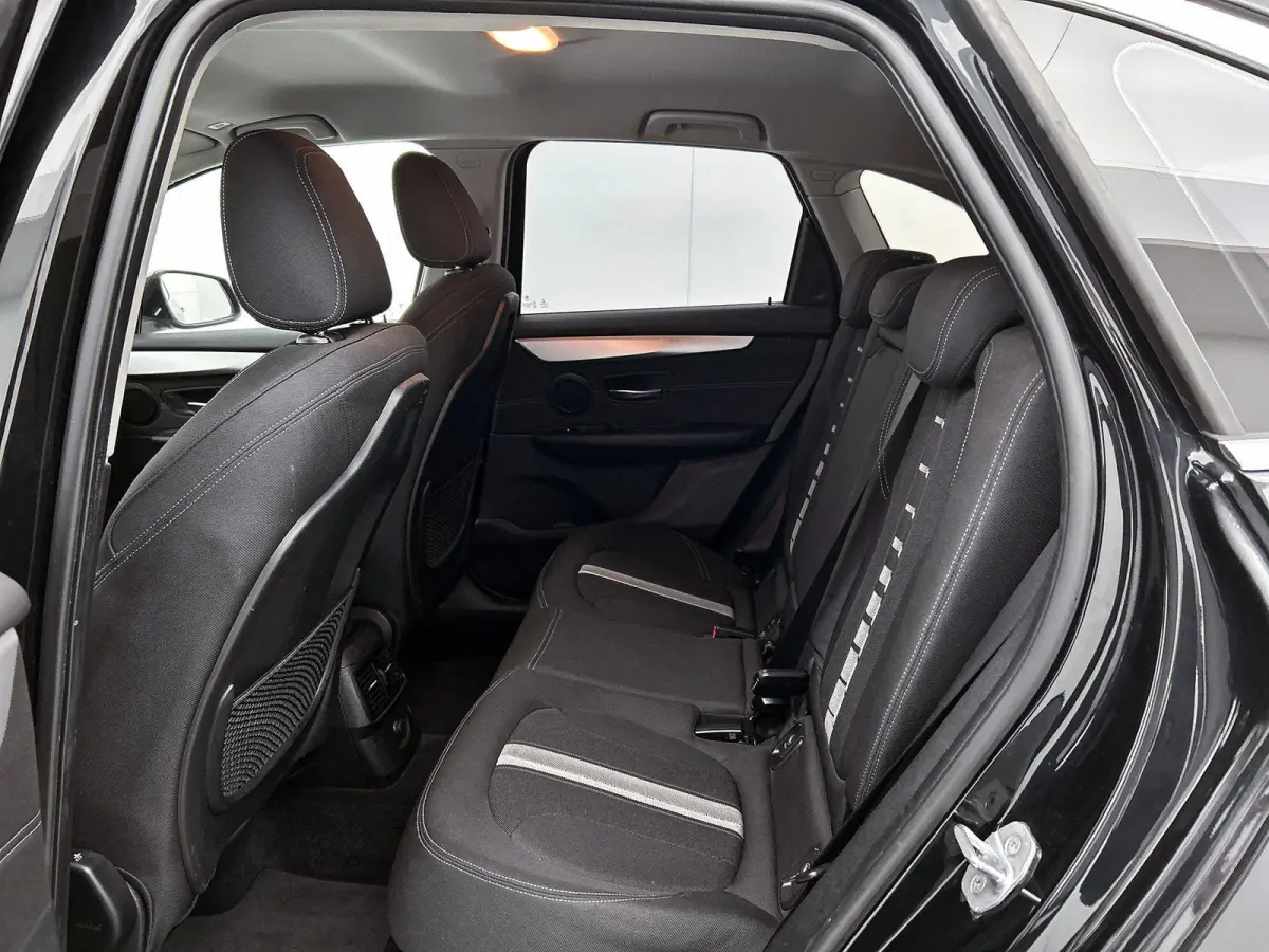 218i Executive NAVI | CRUISE | LED
