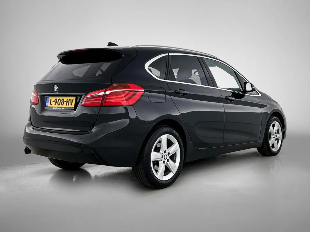 218i Executive NAVI | CRUISE | LED
