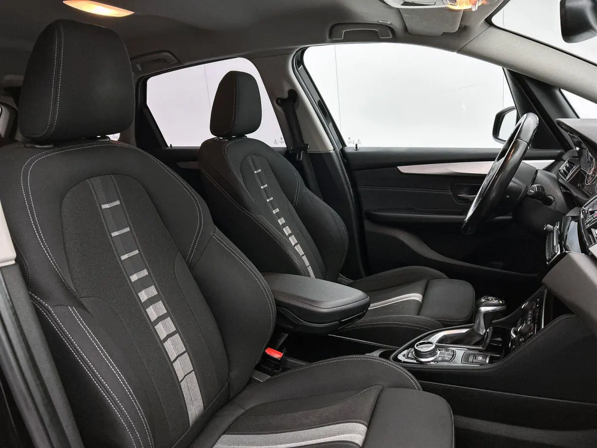 218i Executive NAVI | CRUISE | LED