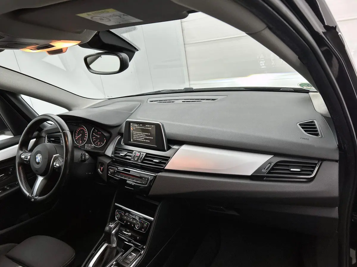 218i Executive NAVI | CRUISE | LED