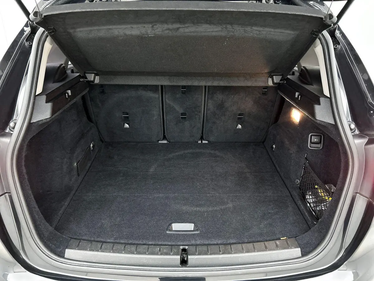 218i Executive NAVI | CRUISE | LED
