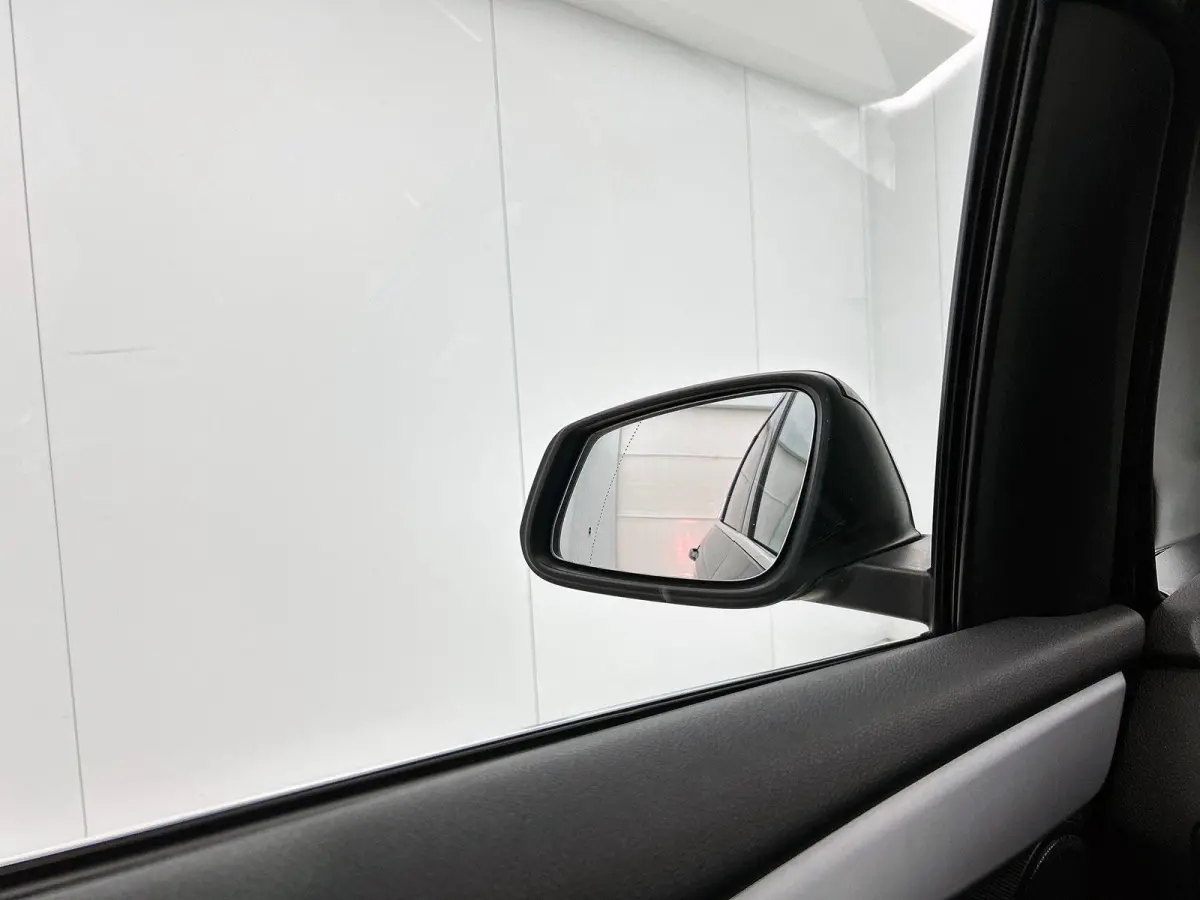 218i Executive NAVI | CRUISE | LED