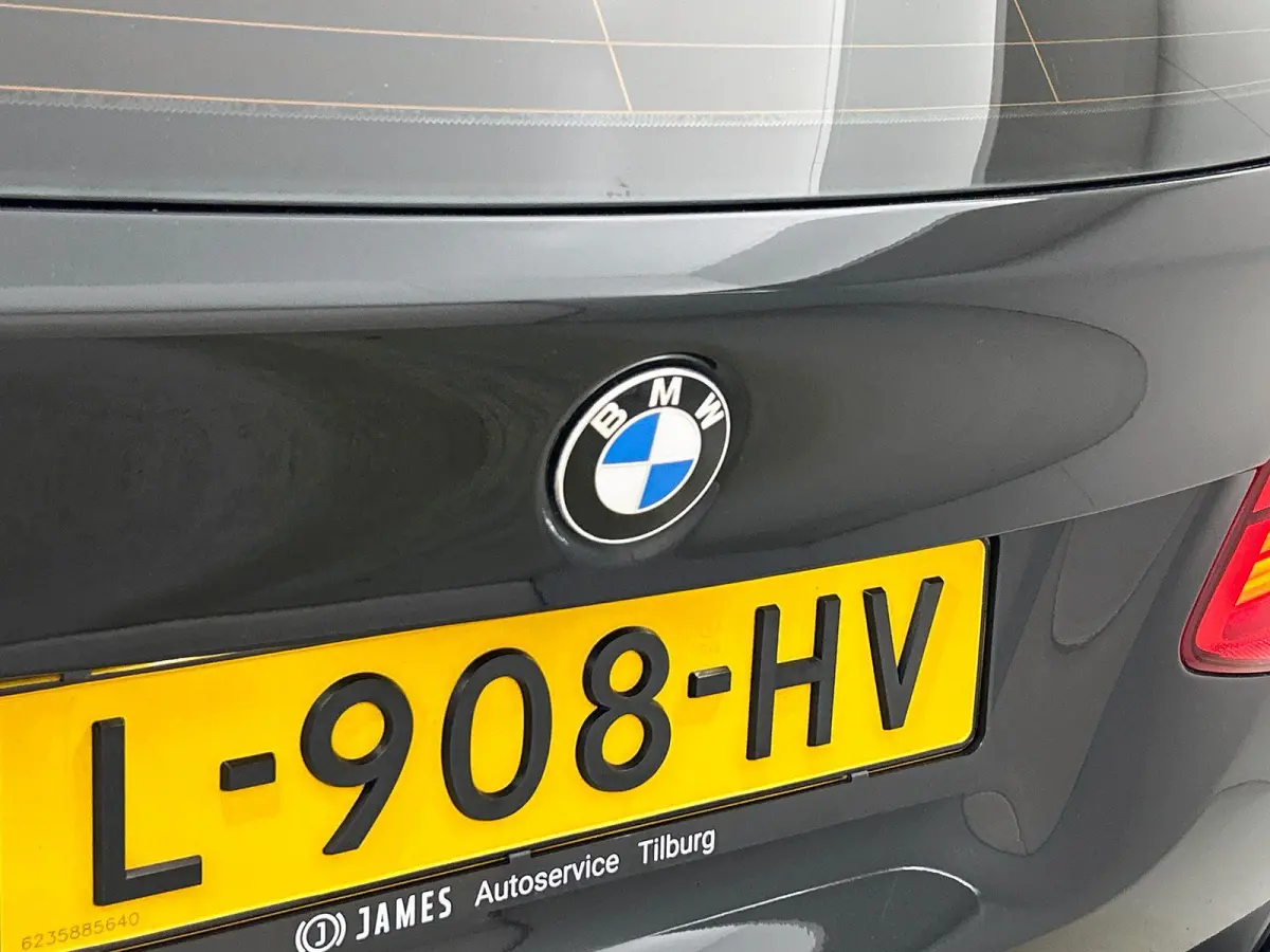 218i Executive NAVI | CRUISE | LED