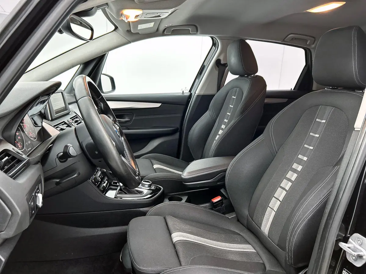 218i Executive NAVI | CRUISE | LED