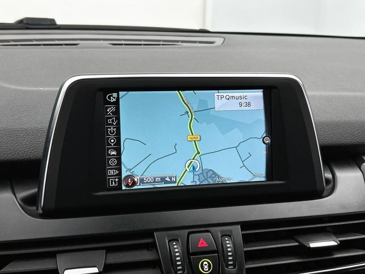 218i Executive NAVI | CRUISE | LED