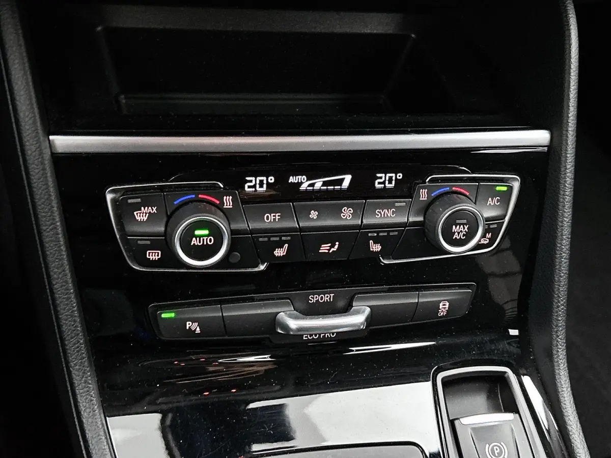 218i Executive NAVI | CRUISE | LED
