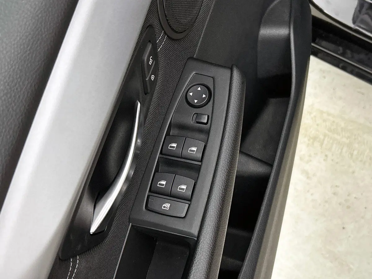218i Executive NAVI | CRUISE | LED