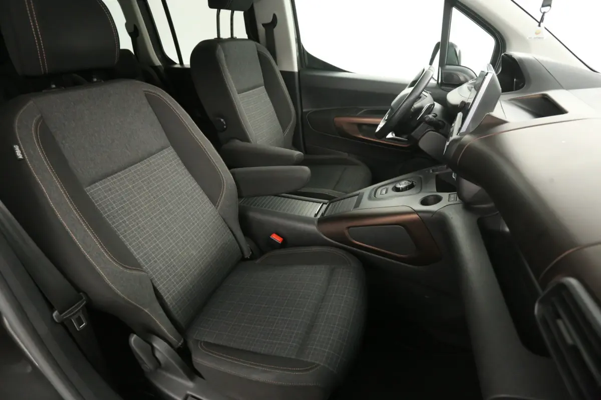 1.2 Puretech L2 GT 7p. 131PK | Automaat | Clima | Camera | Cruise | 2xSchuifdeur | Carplay