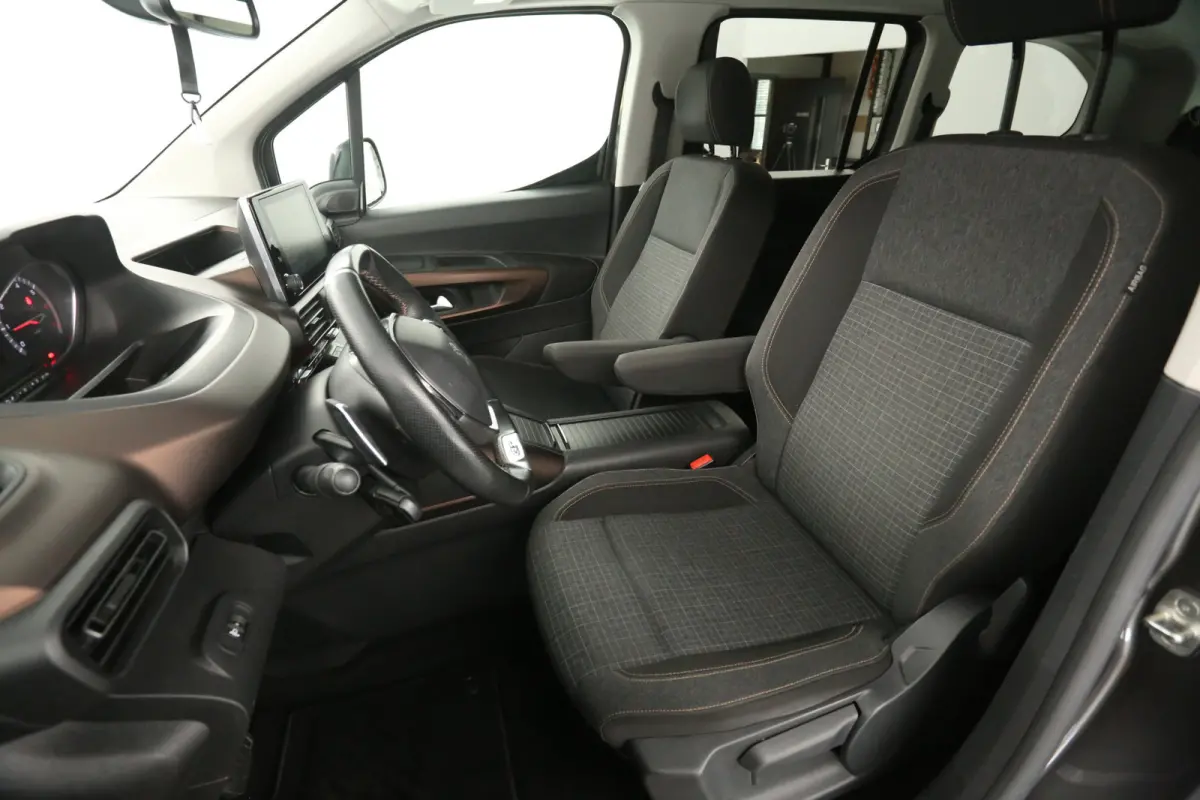 1.2 Puretech L2 GT 7p. 131PK | Automaat | Clima | Camera | Cruise | 2xSchuifdeur | Carplay