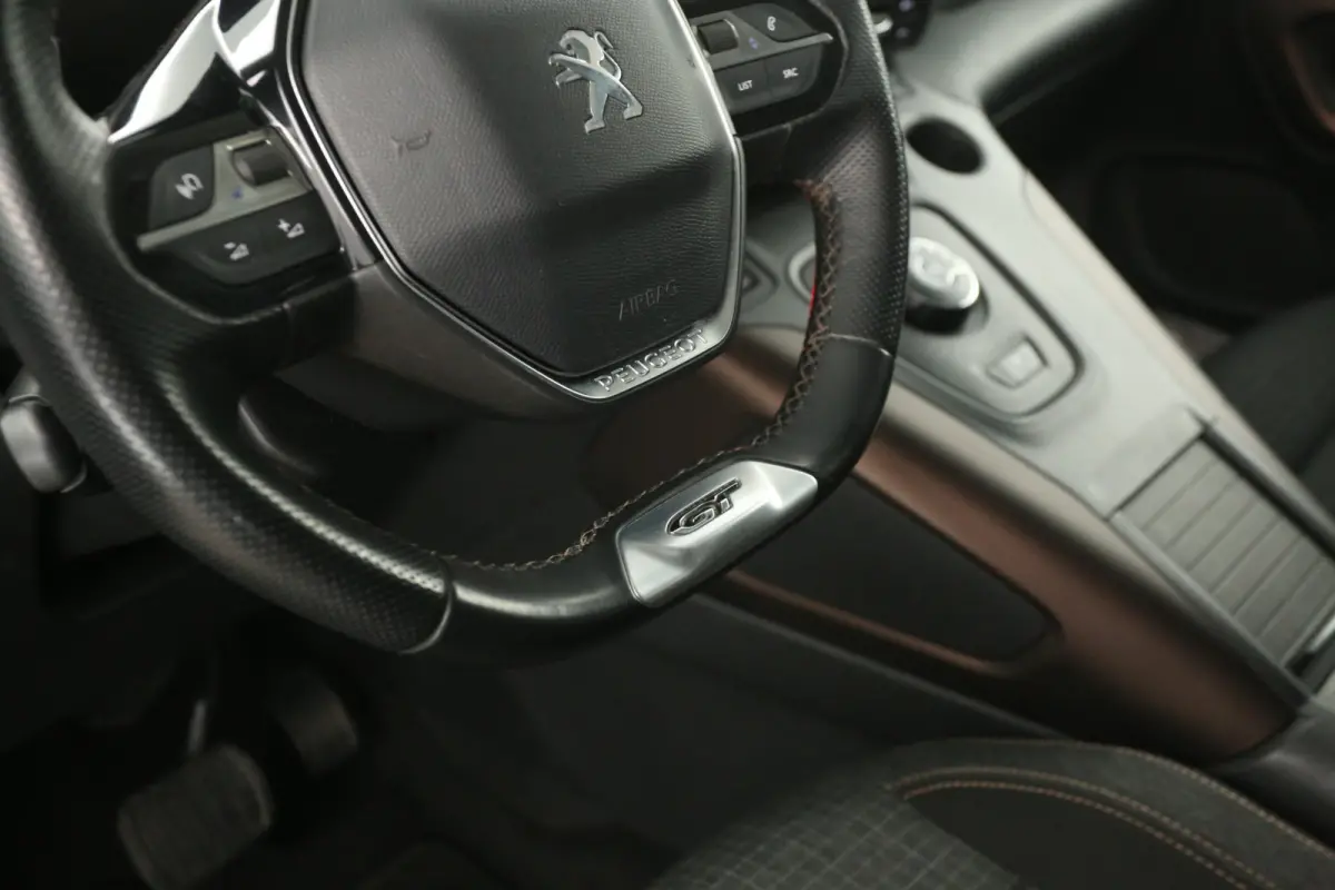 1.2 Puretech L2 GT 7p. 131PK | Automaat | Clima | Camera | Cruise | 2xSchuifdeur | Carplay