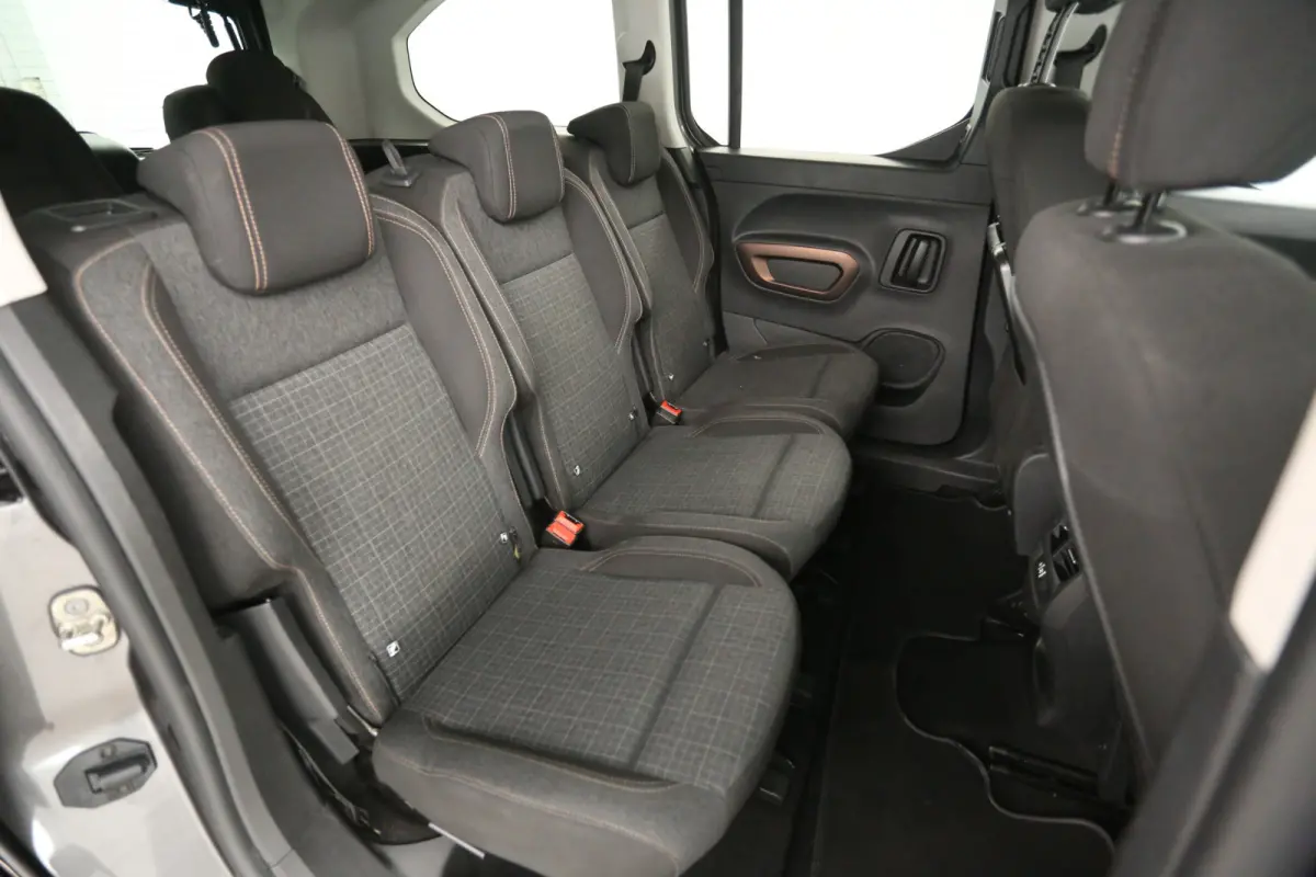 1.2 Puretech L2 GT 7p. 131PK | Automaat | Clima | Camera | Cruise | 2xSchuifdeur | Carplay