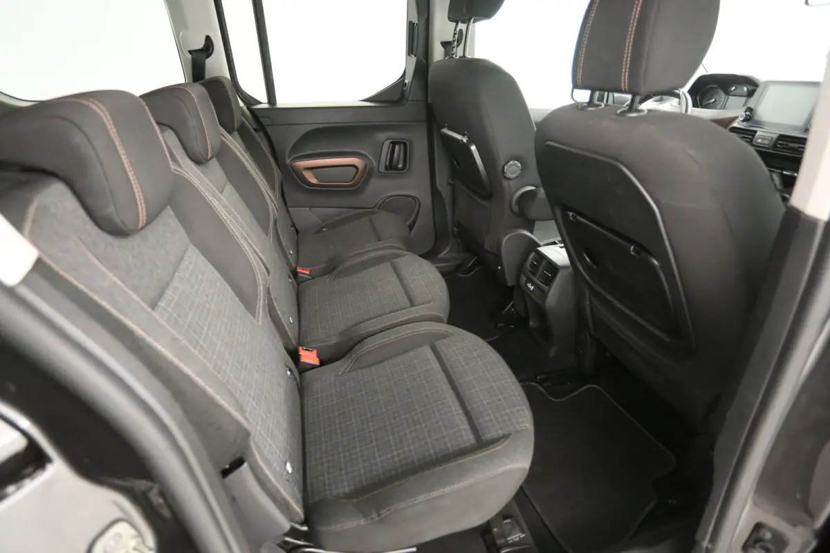 1.2 Puretech L2 GT 7p. 131PK | Automaat | Clima | Camera | Cruise | 2xSchuifdeur | Carplay