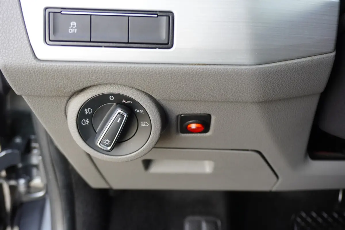 199pk Automaat 4x4 Bulli Dubbele cabine Trekhaak Camera Apple Carplay Navigatie digitaal dashboard ACC Cruise control Stoelverwarming
