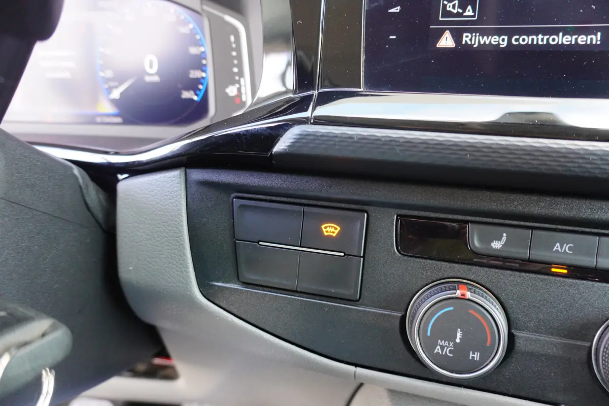 199pk Automaat 4x4 Bulli Dubbele cabine Trekhaak Camera Apple Carplay Navigatie digitaal dashboard ACC Cruise control Stoelverwarming